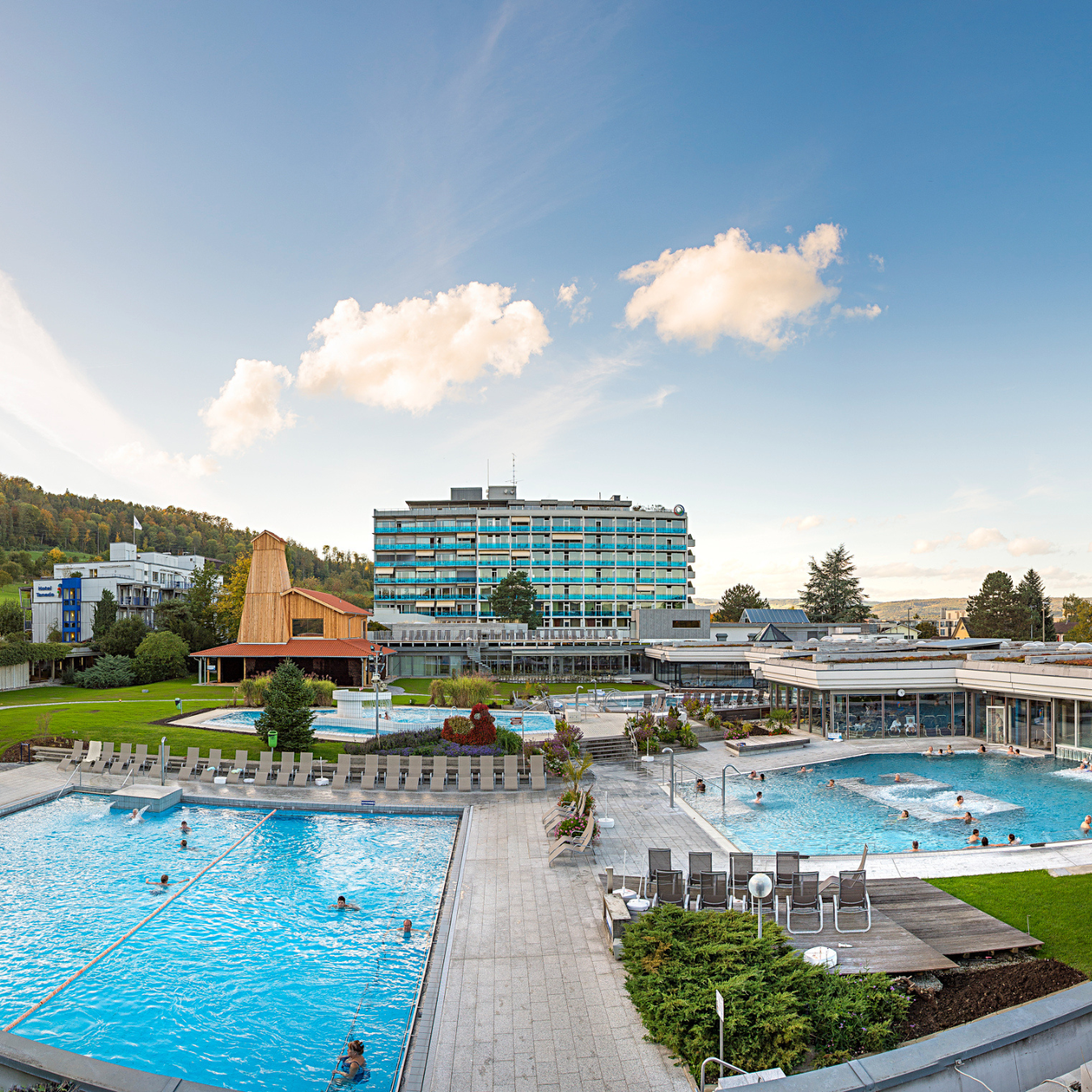 Thermenbereich mit Aussenpools