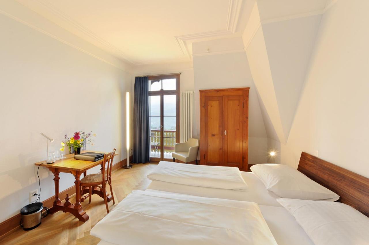Hotelzimmer mit Balkon und Bergsicht