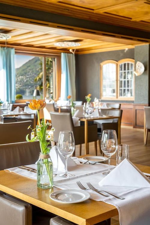 Restaurant mit Seeblick