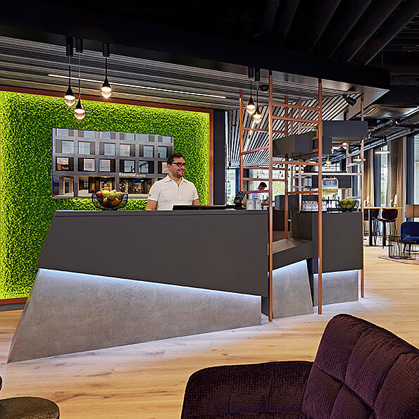 Lobby und Rezeption mit Loungebereich