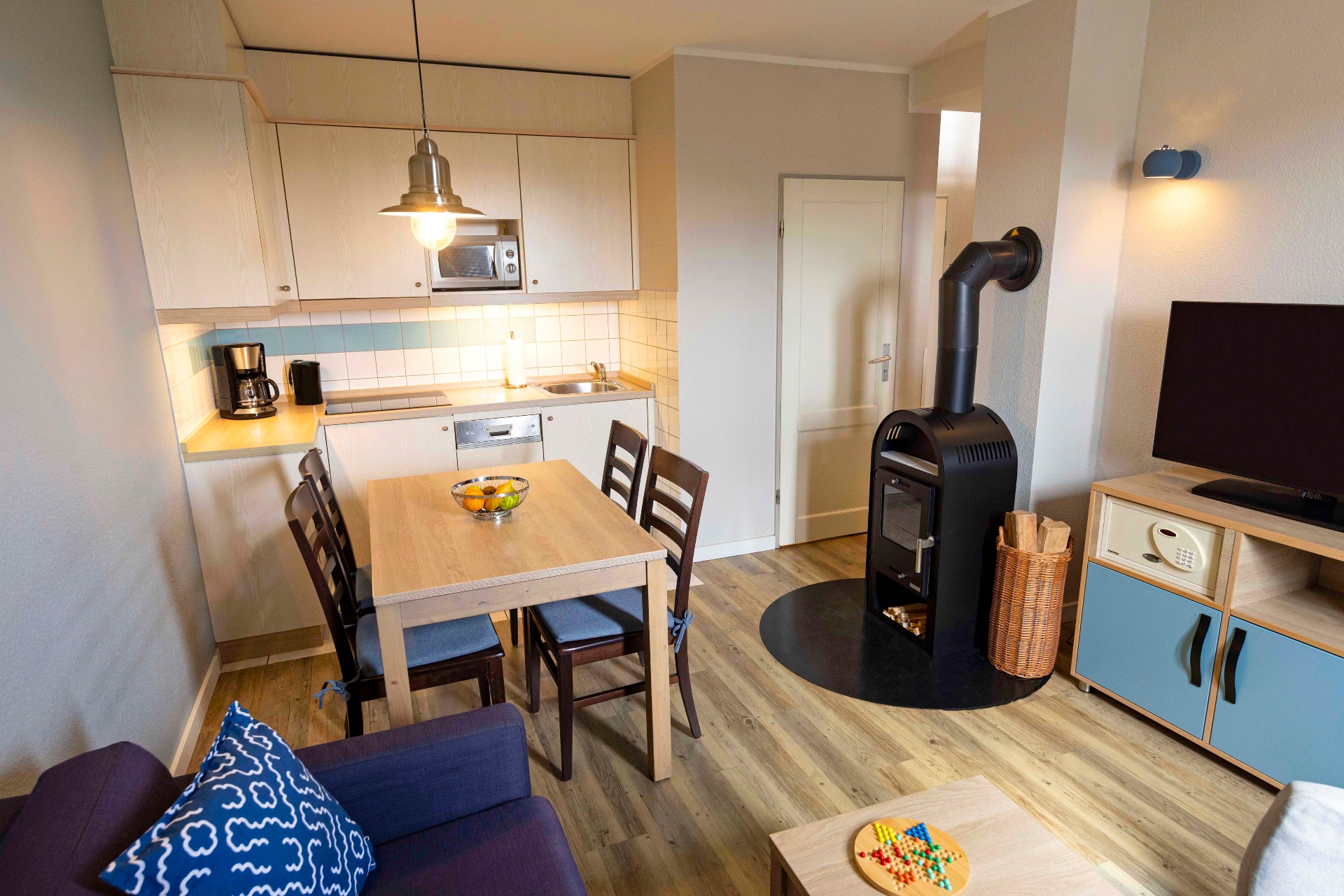 Familienapartment mit Küche und Kaminofen