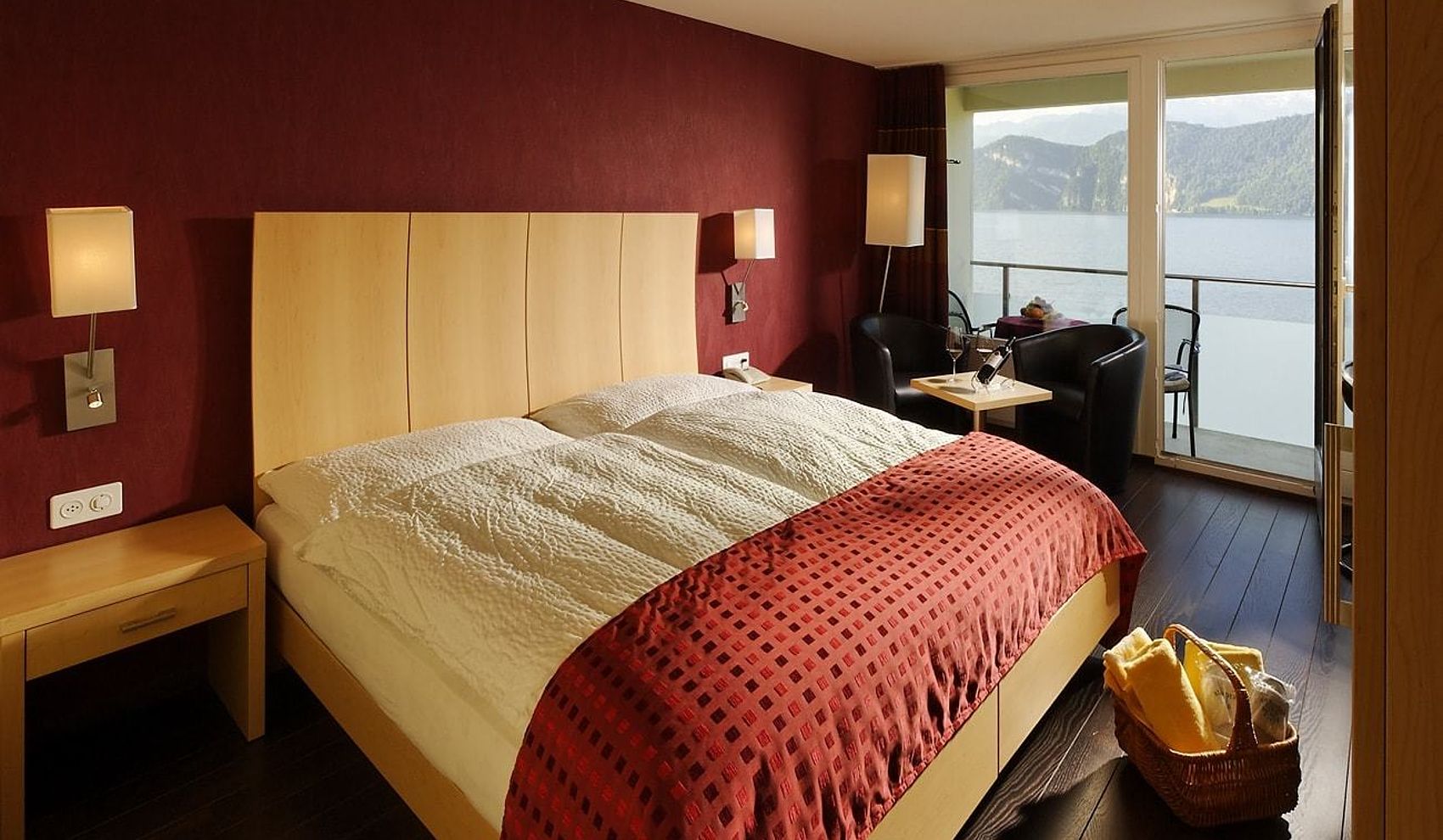Hotelzimmer mit Balkon und Seesicht
