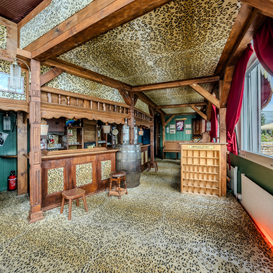 Themenbar im rustikalen Stil