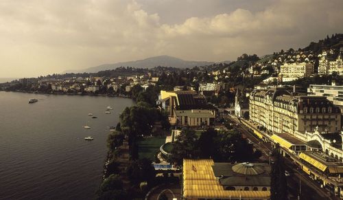 Panoramablick auf Montreux am Genfersee