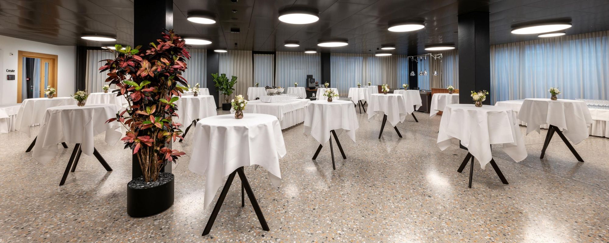 Foyer für Apéros und Networking